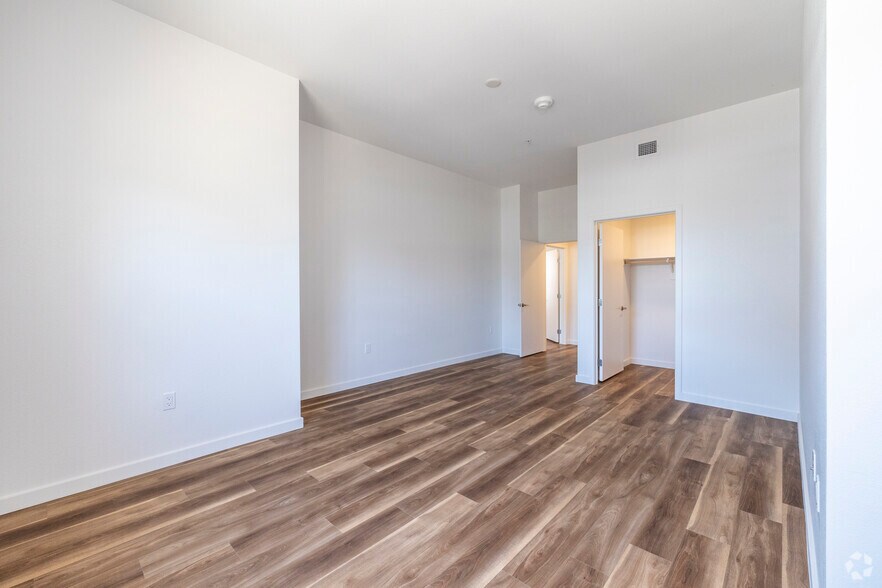 More Photos Of 301 W Roosevelt St, Phoenix Apartments For Lease