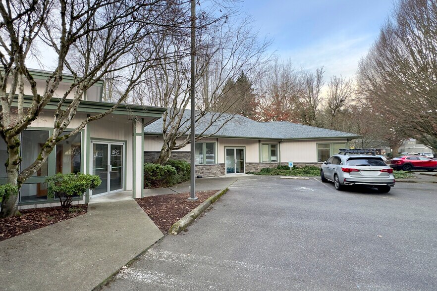 More Photos Of 4631 Whitman Ln SE, Lacey Medical For Lease