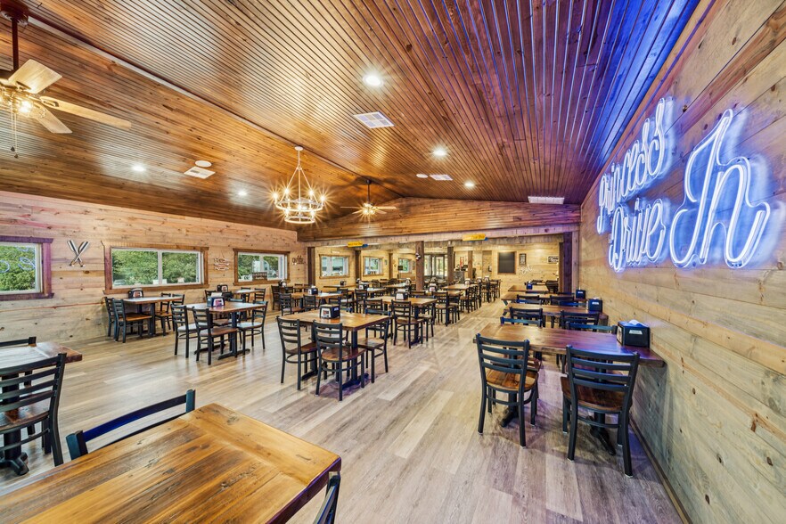 More Photos Of 29301 Hwy 82 Hwy, Park Hill Restaurant For Sale