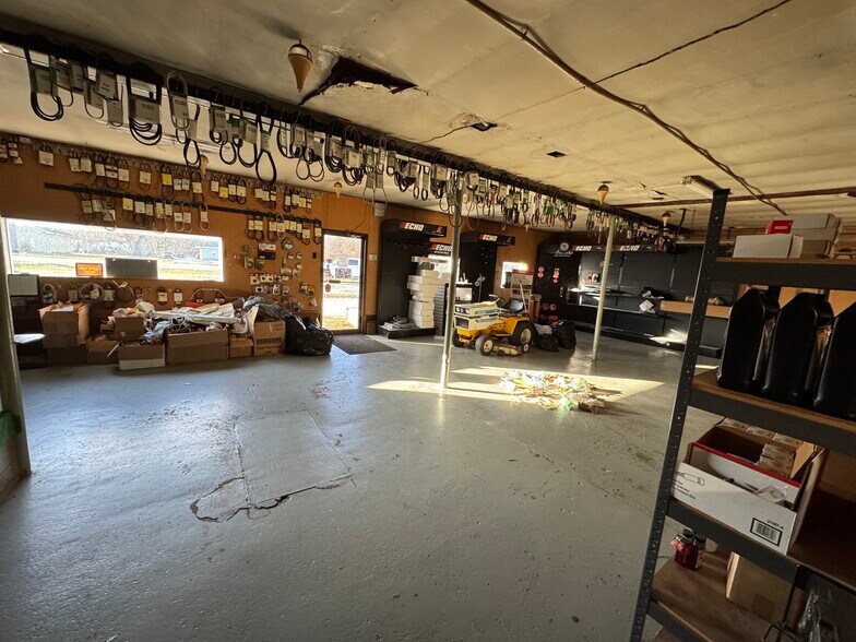 More Photos Of 2240 S US Highway 35, Knox Freestanding For Sale