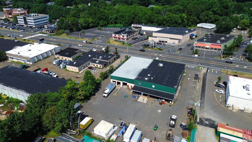 More Photos Of 304 Boston Post Rd, Orange Showroom For Lease