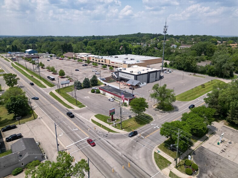 Primary Photo Of 7020 Cooley Lake Rd, Waterford Carwash For Sale