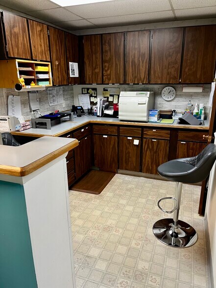 More Photos Of 1520 Rochester Rd, Farmington Medical For Lease