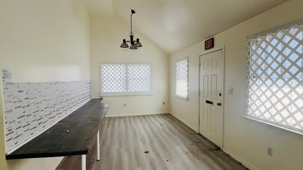 More Photos Of 919 E Bonneville Ave, Las Vegas Loft Creative Space For Sale