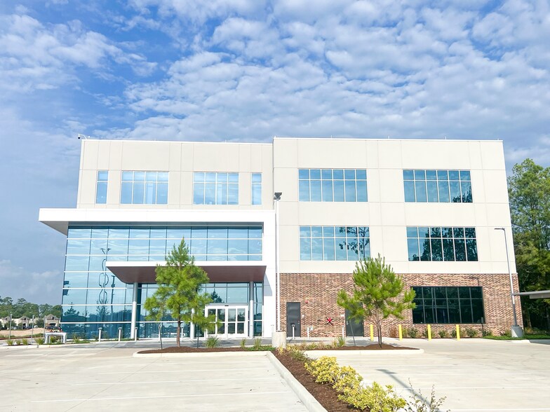 More Photos Of 18354 I-45 South, Shenandoah Medical For Lease