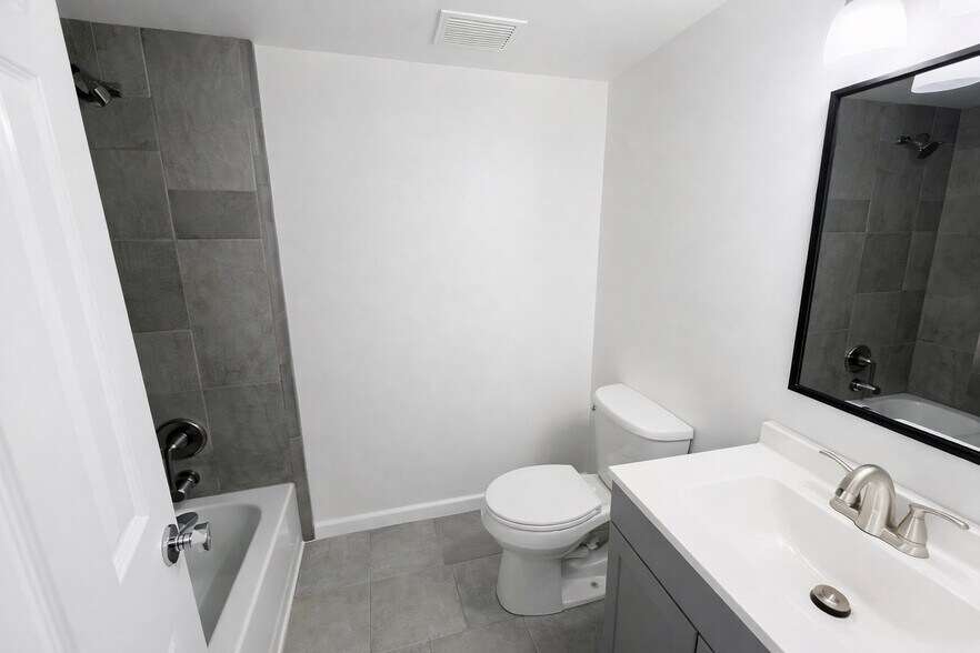 More Photos Of 522 Wilson Bridge Dr, Oxon Hill Apartments For Sale