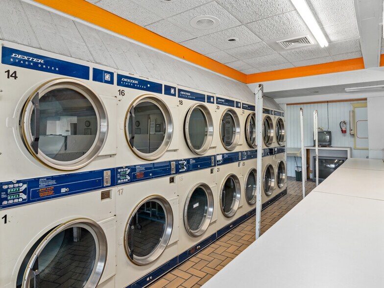 More Photos Of 2669 W Eisenhower Blvd, Loveland Freestanding For Sale