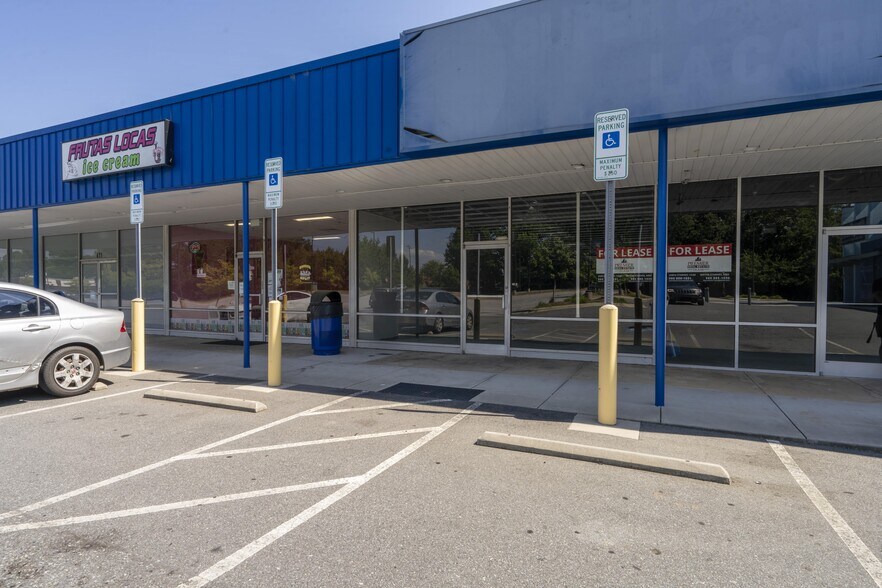 More Photos Of 439-489 N Cannon Blvd, Kannapolis Unknown For Lease
