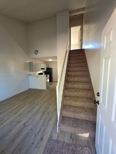 More Photos Of 129 Wellington St, Fountain Apartments For Sale