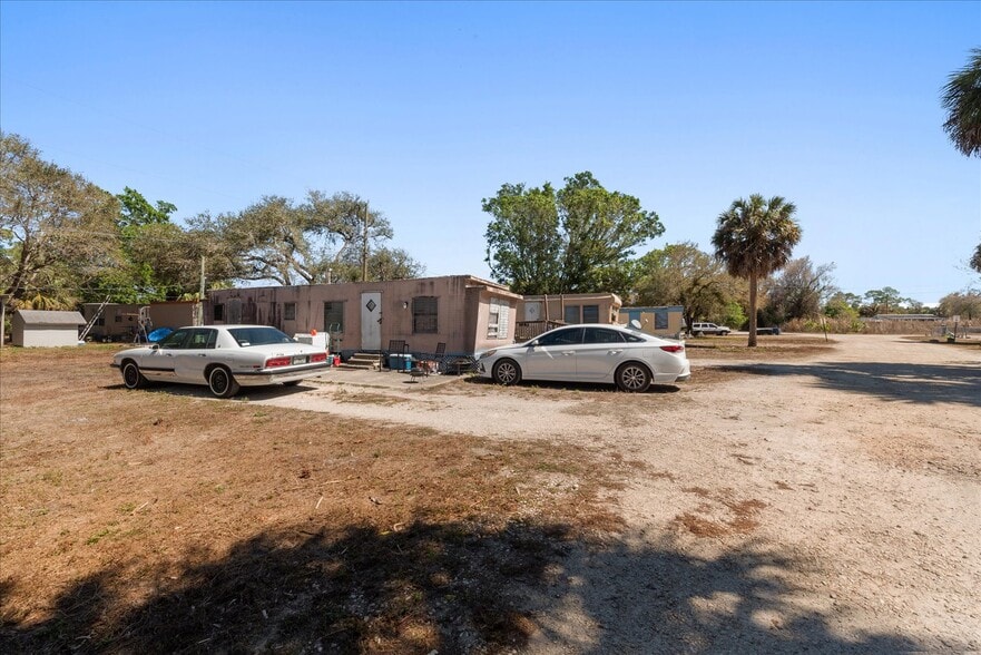 More Photos Of 380 San Jose St, North Fort Myers Manufactured Housing Mobile Home Park For Sale