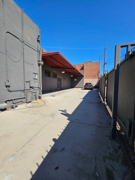 More Photos Of 1014 Vine St, Los Angeles Movie Radio TVStudio For Sale