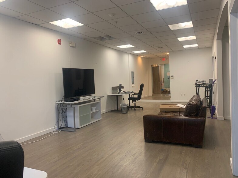 More Photos Of 22 Hudson Pl, Hoboken Loft Creative Space For Lease