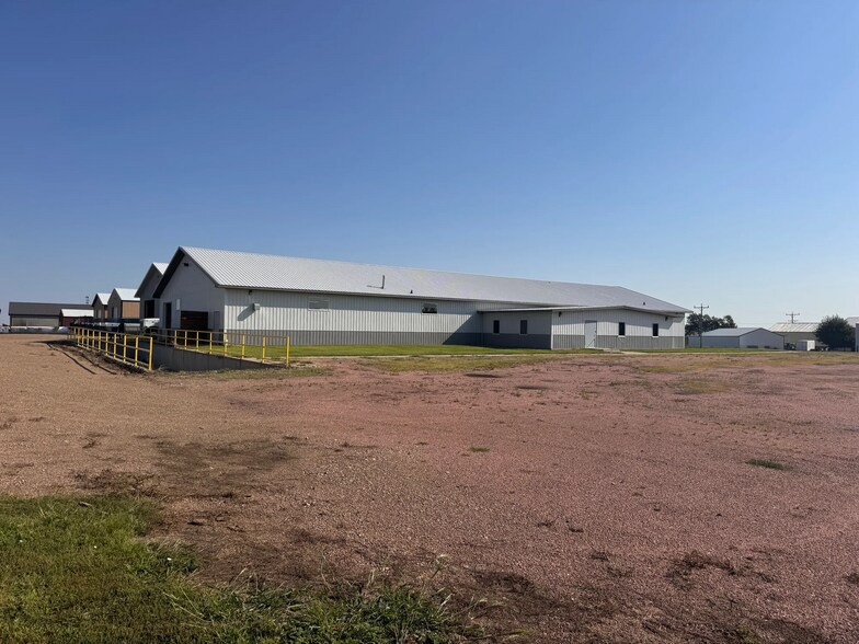 More Photos Of 302 Antelope Dr, Chamberlain Industrial For Sale