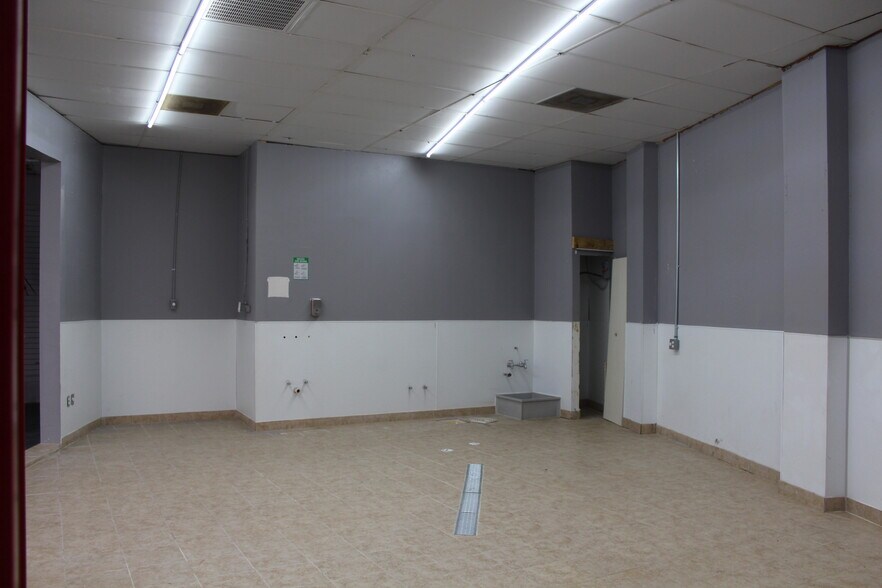 More Photos Of 4906 Harrisburg Blvd, Houston Storefront For Lease