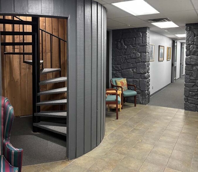 More Photos Of 5272 S Lewis Ave, Tulsa Office For Sale