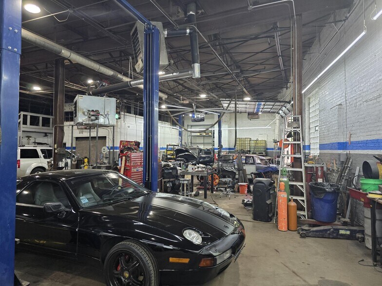 More Photos Of 7525 N Wolcott Ave, Chicago General Retail For Sale