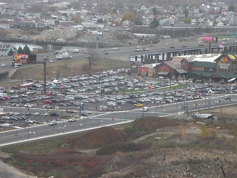 More Photos Of 0 Stratford Ave, Bridgeport Unknown For Lease