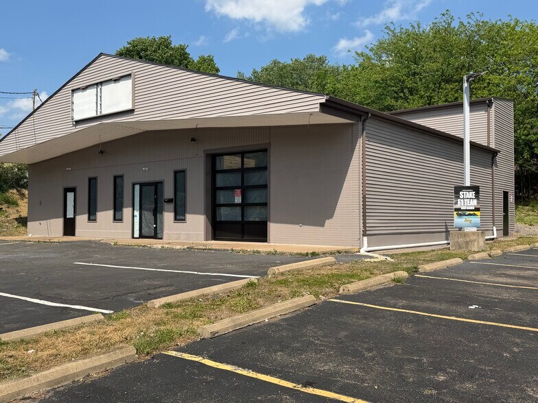 More Photos Of 9120 Perry Hwy, Pittsburgh Flex For Lease