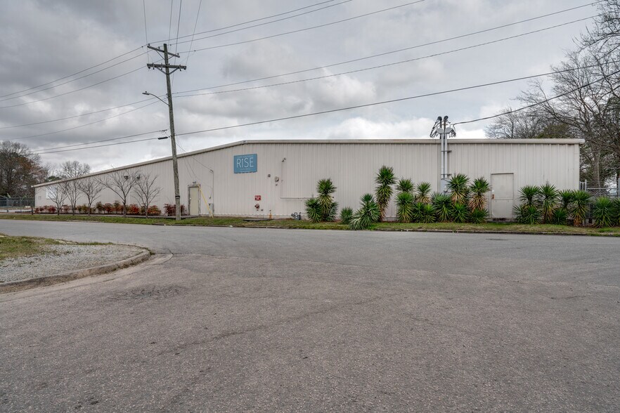 More Photos Of 1725 Davis St, Rocky Mount Warehouse For Lease