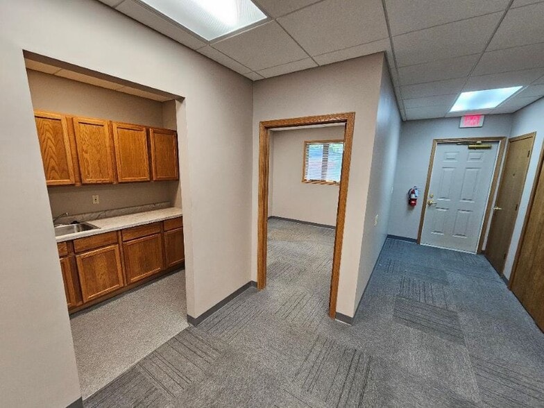 More Photos Of 4501 Washington Ave, Racine Office For Lease
