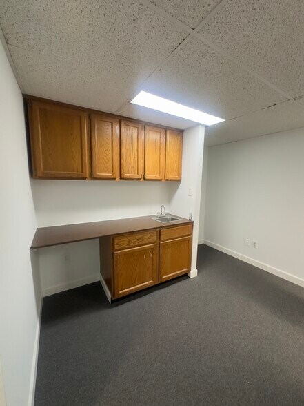 More Photos Of 8569-8573 Sudley Rd, Manassas Medical For Sale