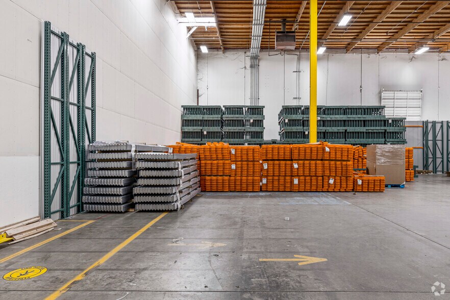 More Photos Of 850 Northlake Dr, Coppell Warehouse For Lease