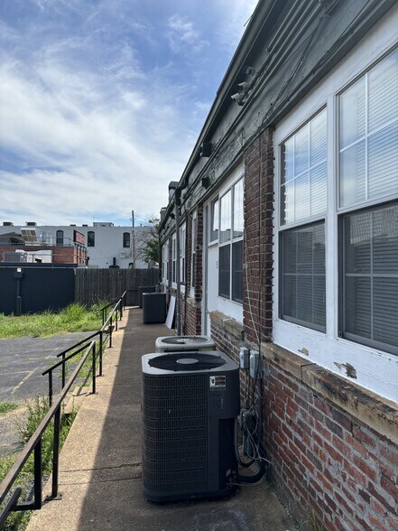 More Photos Of 348 S Main St, Memphis Storefront For Lease