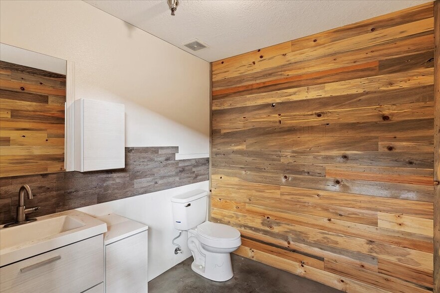 More Photos Of 3225 Washington Blvd, Ogden Storefront For Lease