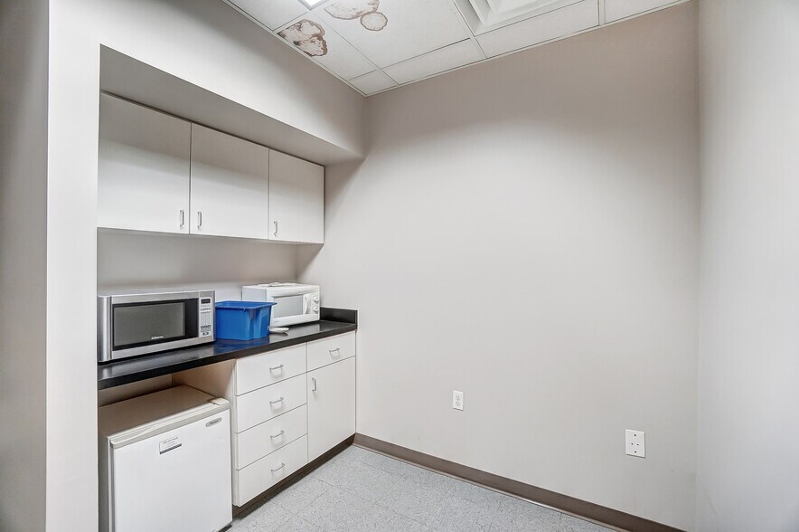 More Photos Of 150 E South College St, Yellow Springs Research And Development For Sale