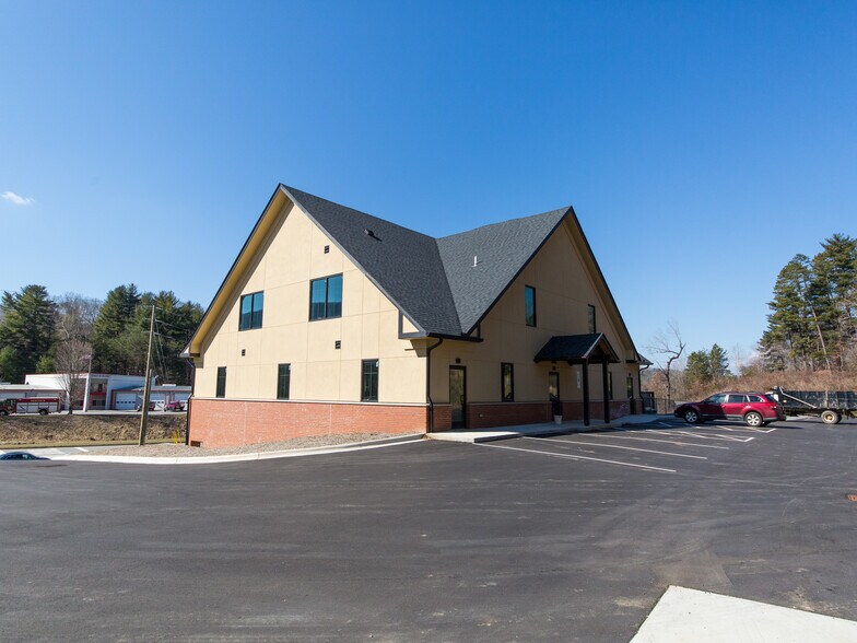 More Photos Of 208 Charlotte Hwy, Asheville Medical For Sale