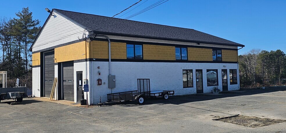 More Photos Of 3091 Cranberry Hwy, East Wareham Freestanding For Sale