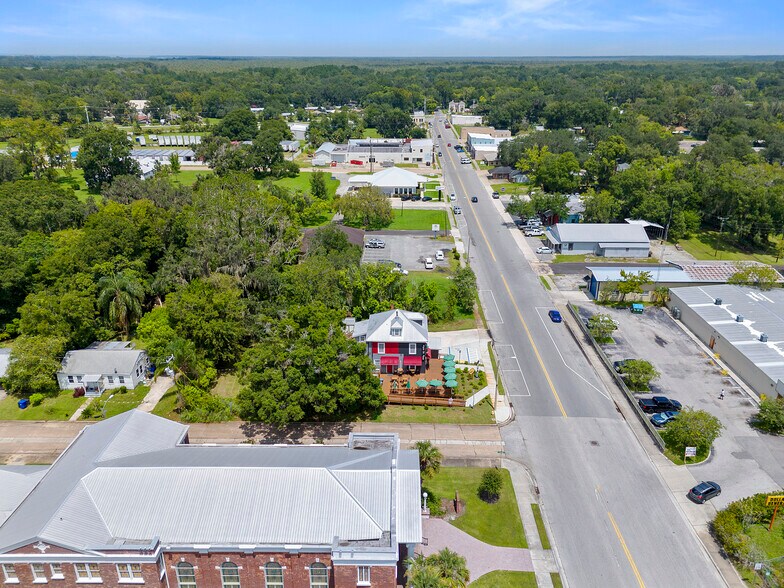 More Photos Of 125 N Main St, Hastings Restaurant For Lease