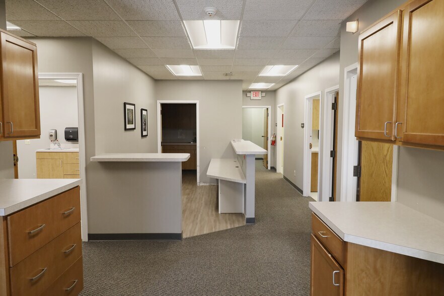 More Photos Of 1664 W Smith Valley Rd, Greenwood Medical For Lease