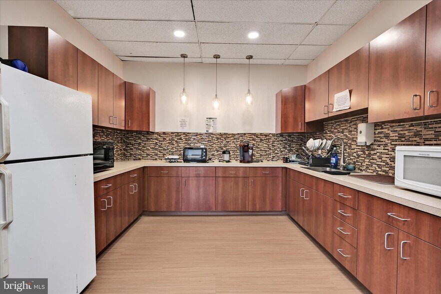 More Photos Of 19 N 6th St, Reading Office For Lease