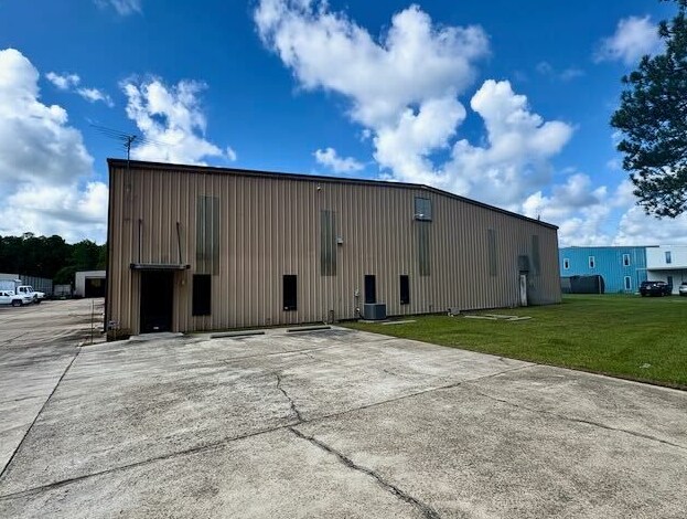 More Photos Of 1760 South Ln, Mandeville Warehouse For Sale
