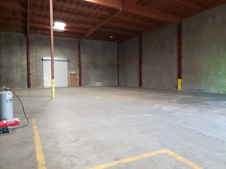 More Photos Of 11345 Commercial Pky, Castroville Warehouse For Lease