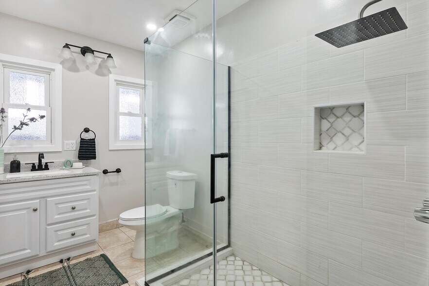 More Photos Of 2201 Avon St, Los Angeles Multifamily For Sale