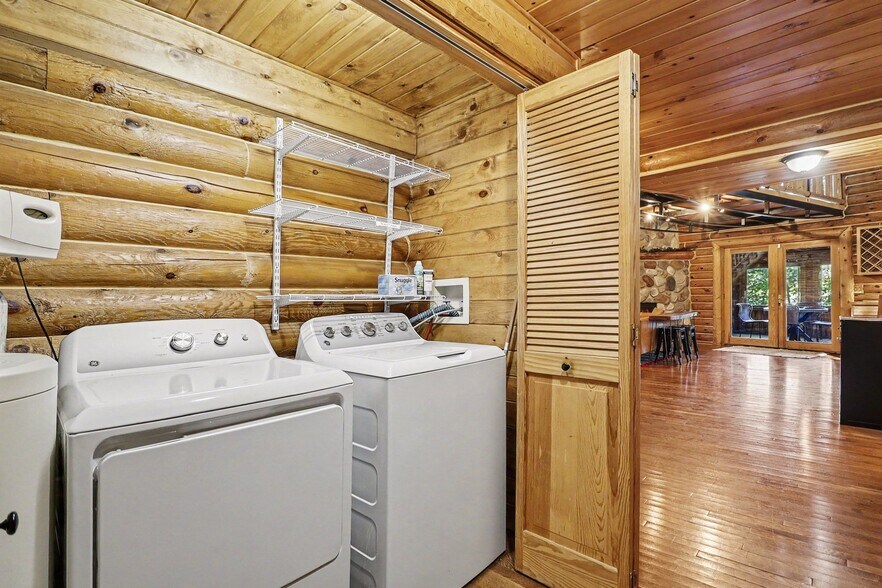 More Photos Of 6926 Aarwood Trail NW, Rapid City Hotel For Sale