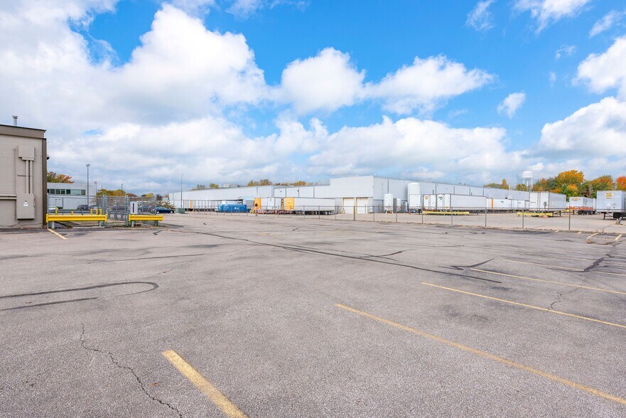 More Photos Of 1320 Taylor St, Elyria Warehouse For Lease