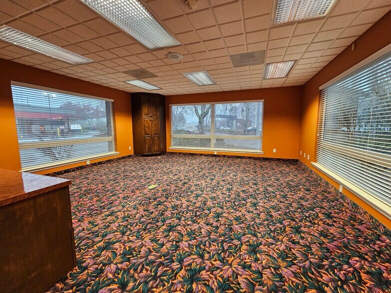 More Photos Of 5125 Wittenberg Ln NE, Salem Medical For Sale