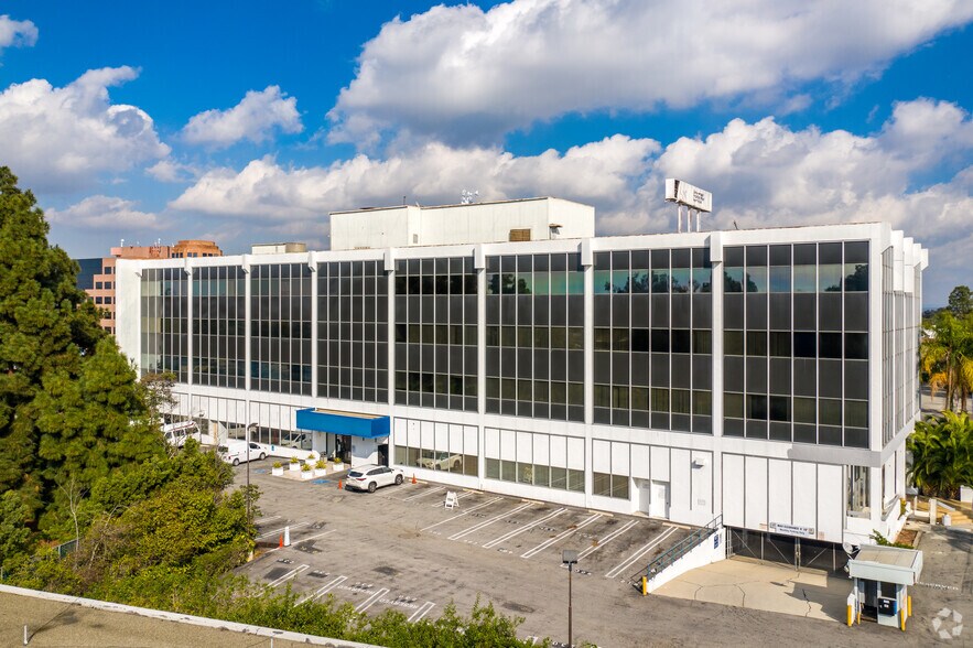 More Photos Of 4201 N Long Beach Blvd, Long Beach Office For Lease