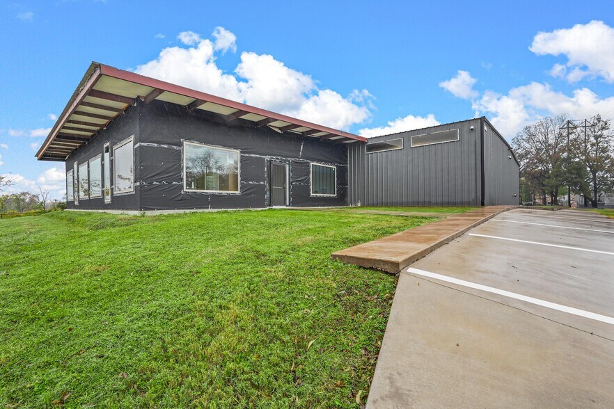 More Photos Of 12446 State Highway 205, Lavon Flex For Sale