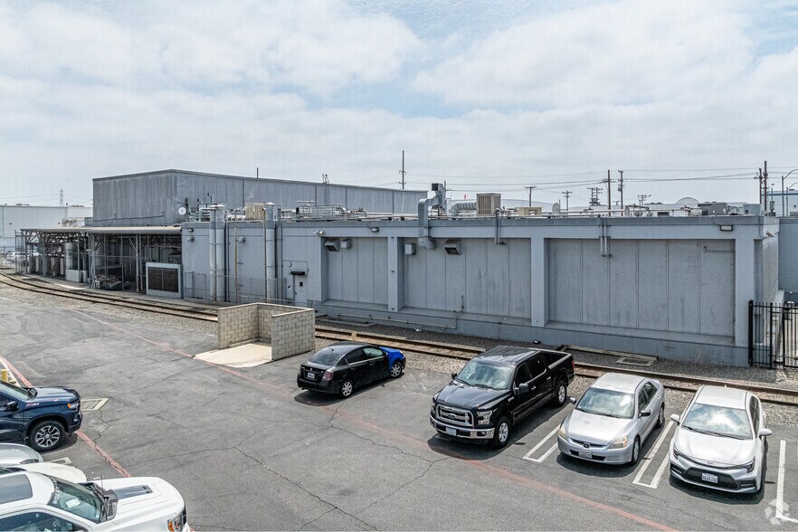 More Photos Of 3305 E Vernon Ave, Vernon Refrigeration Cold Storage For Sale
