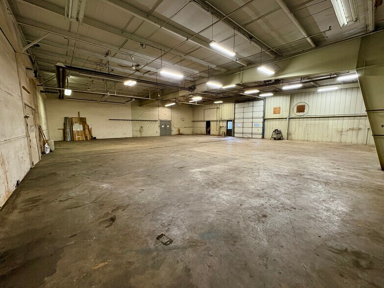 More Photos Of 2525 W Market St, Tiffin Freestanding For Lease