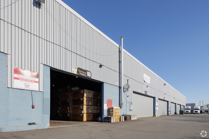 More Photos Of 397-447 Ferry St, Newark Manufacturing For Lease