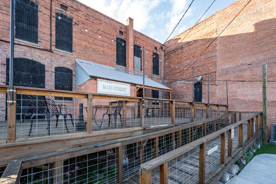 More Photos Of 318 N Washington Ave, Livingston General Retail For Sale