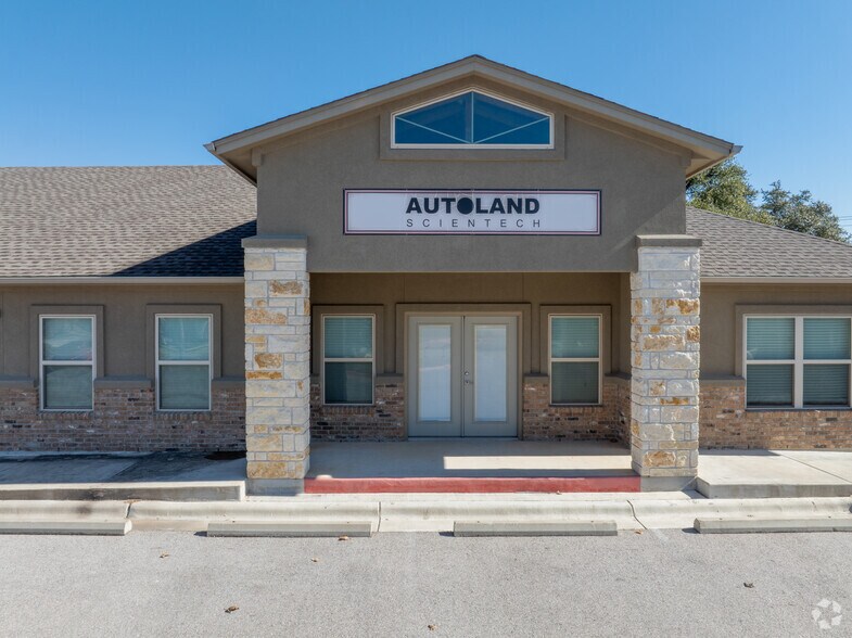 More Photos Of 1464 E Whitestone Blvd, Cedar Park Medical For Sale