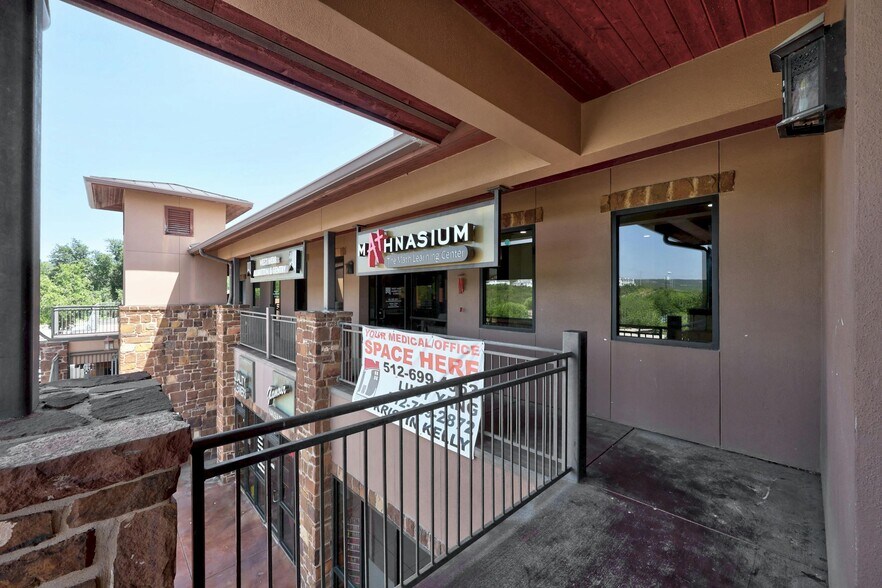 More Photos Of 4300 N Quinlan Park Rd, Austin Unknown For Lease