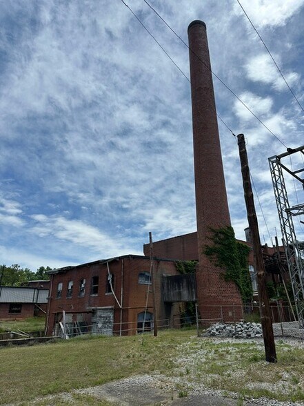 More Photos Of 604 S Alabama Ave, Chesnee Warehouse For Lease