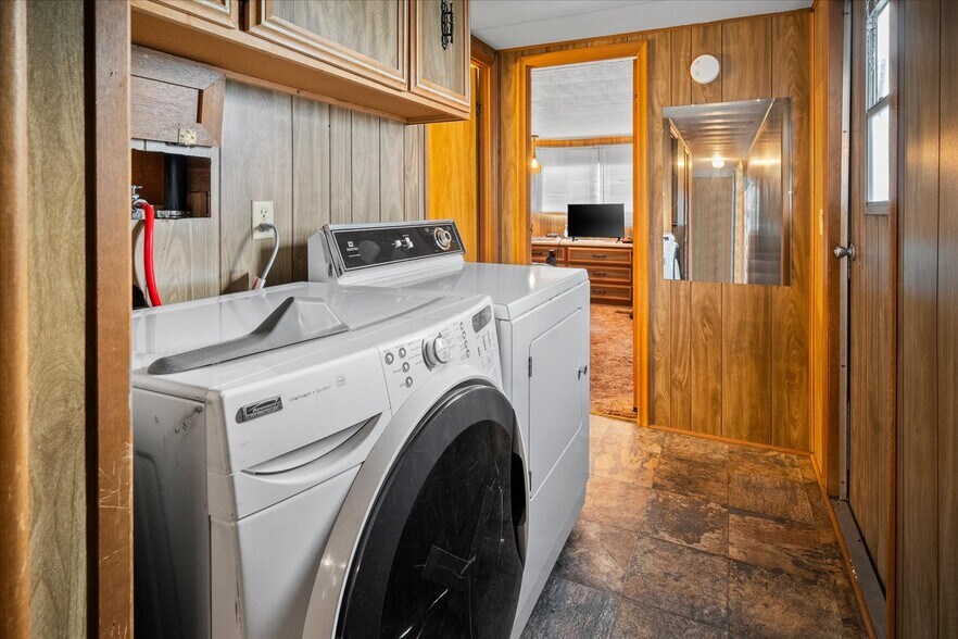 More Photos Of 17220 E Cowley Ave, Spokane Valley Warehouse For Sale